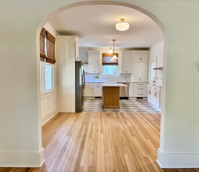 Photo - 201 Hickory St