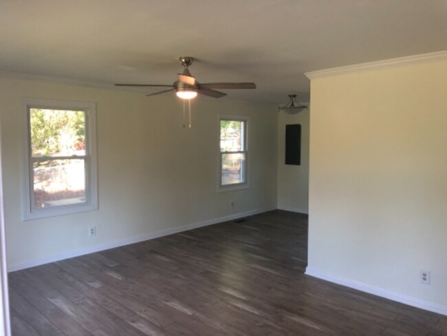 406 Forest Cir