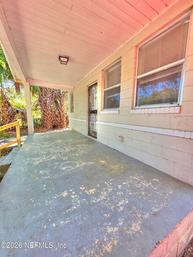 Photo - 916 W 25th St