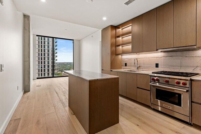 Photo - 610 Davis St Unidad 2504
