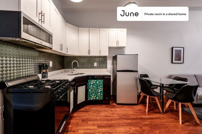 Room in Shared 3 bed/1 bath home in Bushwick
