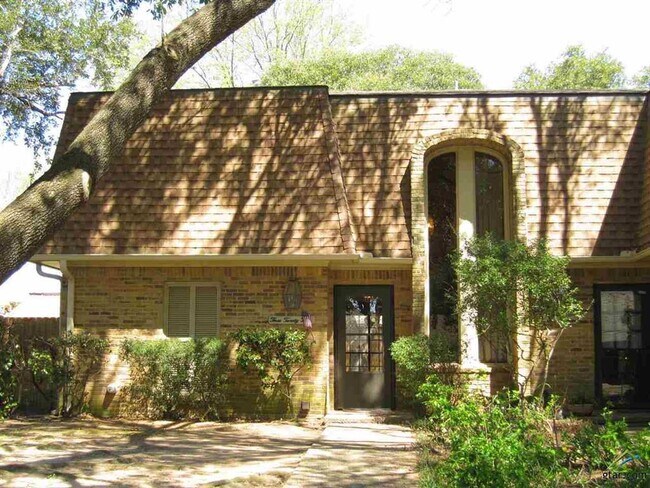 Photo - 323 Top Hill Dr