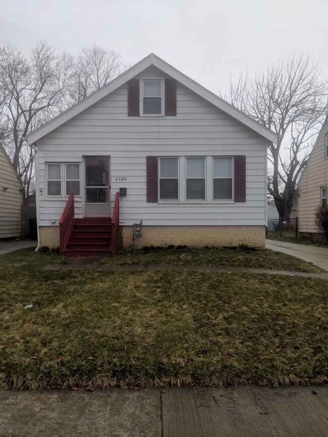 Single Family Home 3 beds 1 bath Available... - Single Family Home 3 beds 1 bath Available...