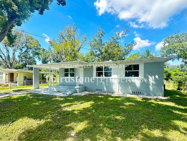 Photo - 1120 Skye Dr E