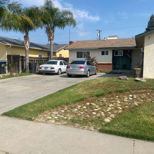 Photo - 624 E Myrtle Ave