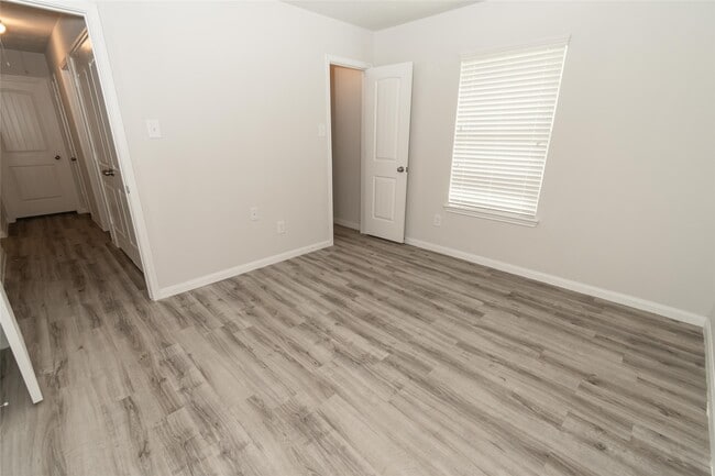 Photo - 3107 Right Way