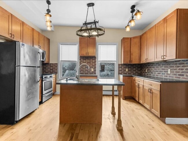 26 Cedar St Unit 1