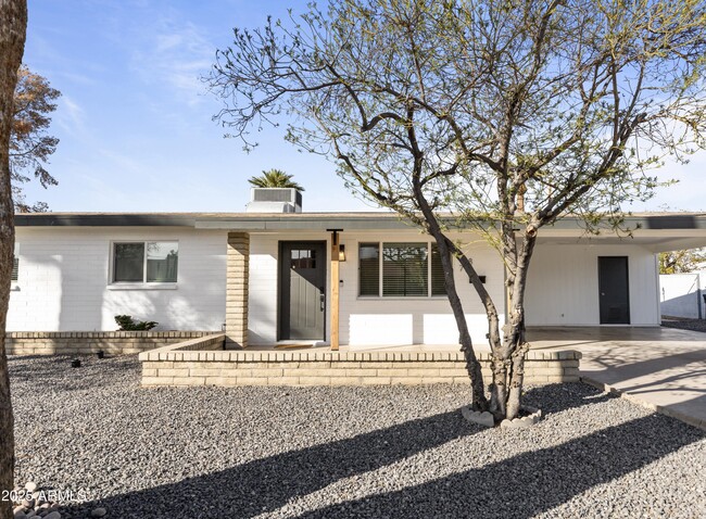 Photo - 718 W Vine Ave House