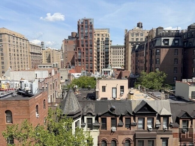 Photo - 252 W 76th St Unidad 7A