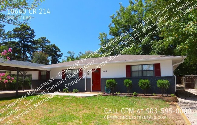 Updated 3 Bedroom, 2 Bath Home w/Fenced Yard! - Updated 3 Bedroom, 2 Bath Home w/Fenced Yard!