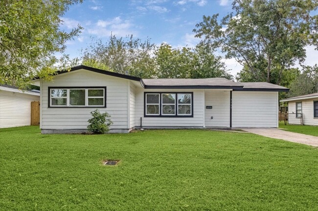 Building Photo - 3105 Babin Dr