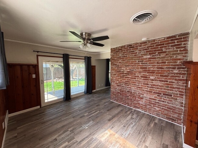 Photo - 1903 W Fountain Way