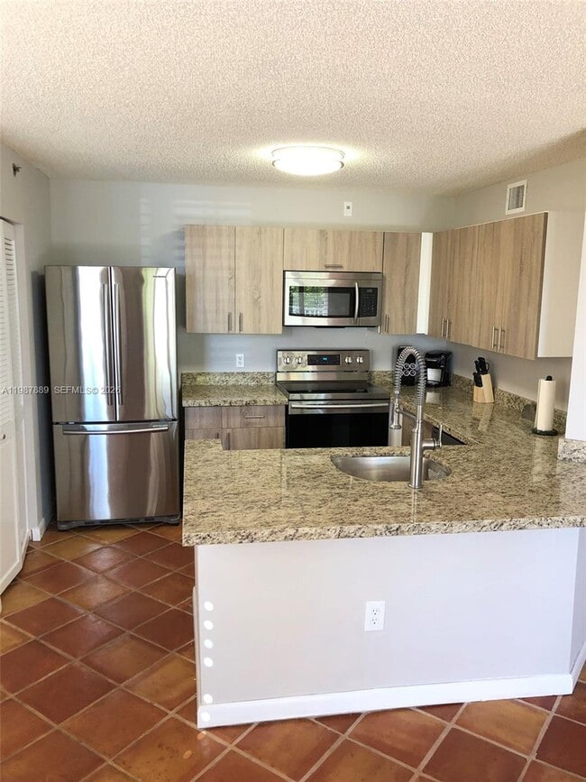 Photo - 19901 E Country Club Dr Unit 2206