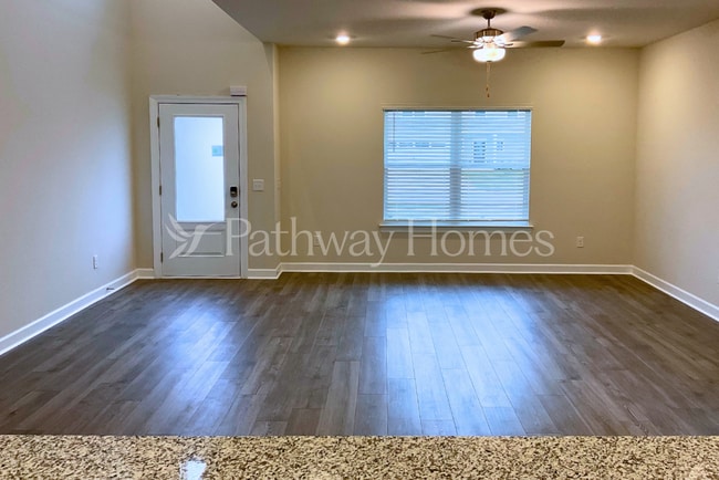 Photo - 2415 Nabali Wy