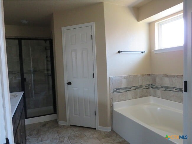 Building Photo - 6601 Morganite Ln