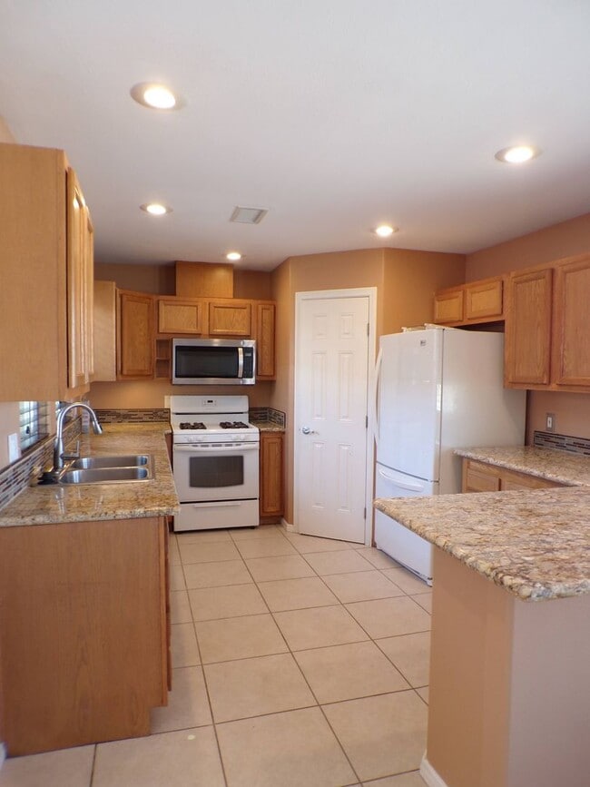 6539 Sherman Hoyt Ave
