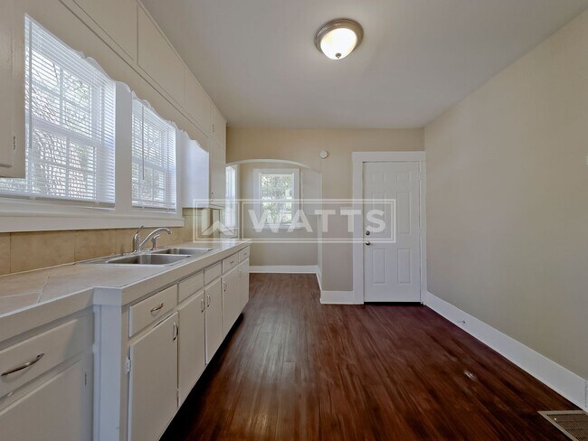 Photo - 3 Bedroom House in Eastlake Community