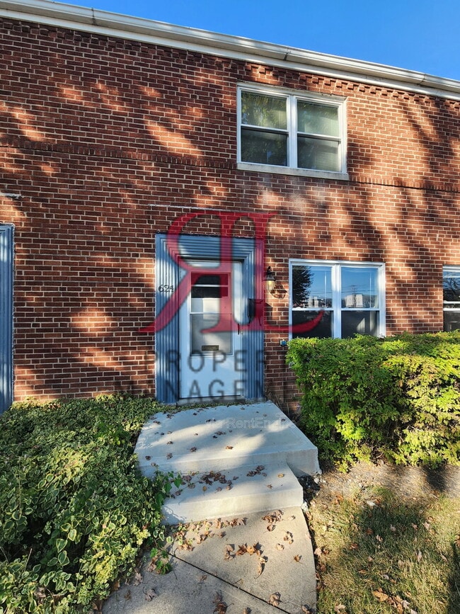 Photo - 624 Chatham Rd