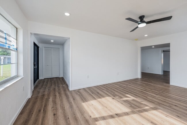 Photo - 1811 Rhoades Terrace