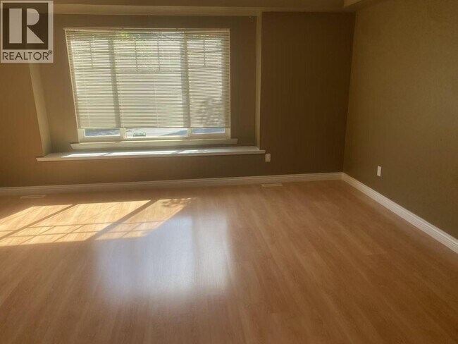 Photo - 2048 Parkway Blvd