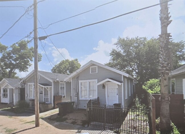 Building Photo - 2118 Carter St