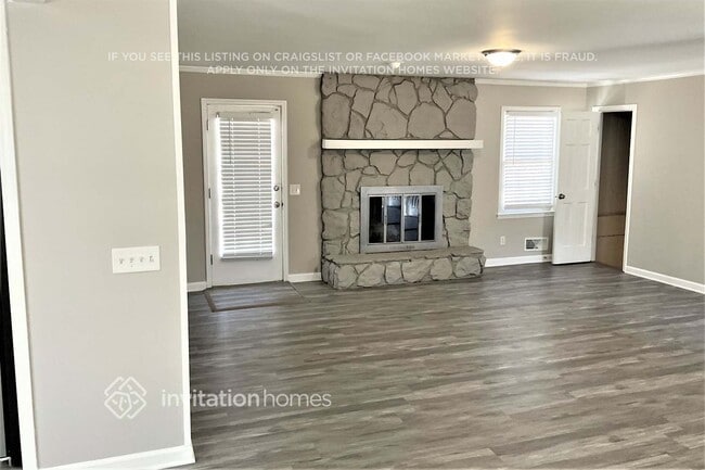Photo - 690 Teague Dr NW