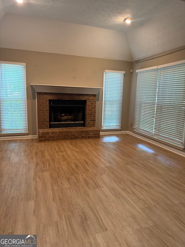 Photo - 317 Welton Way