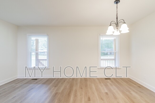 Photo - 1808 Taylor Dr