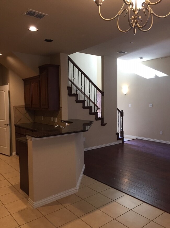 Photo - 243 Sherburne St