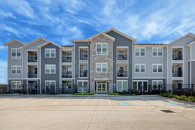 Building Photo - The Standard at Steepleway Rental