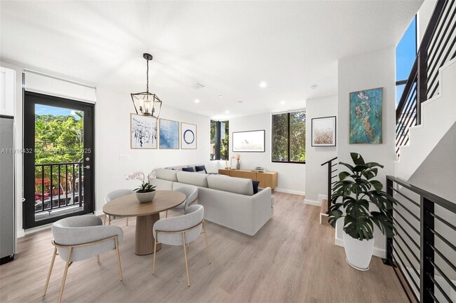 Photo - 1251 SW 3rd St