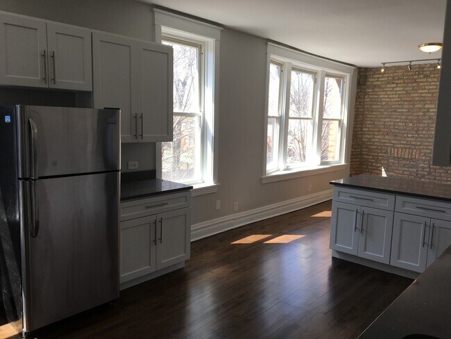 Photo - 901 N Francisco Ave Unit 2R