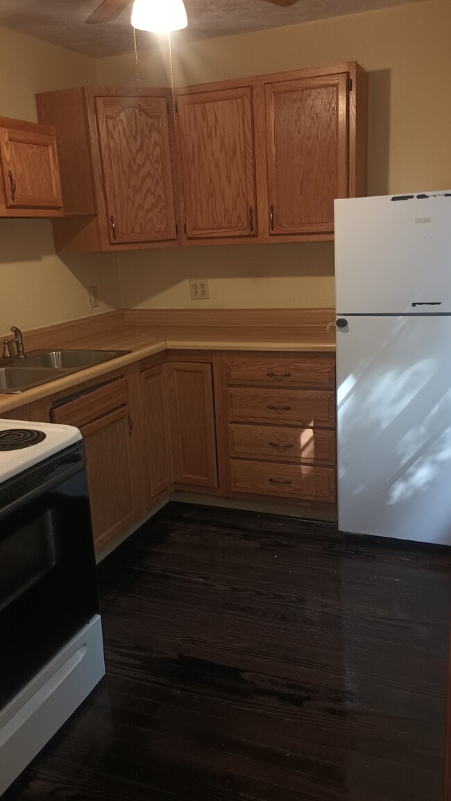 Building Photo - 3316 Overbrook Dr Unit 3316 overbrook drive