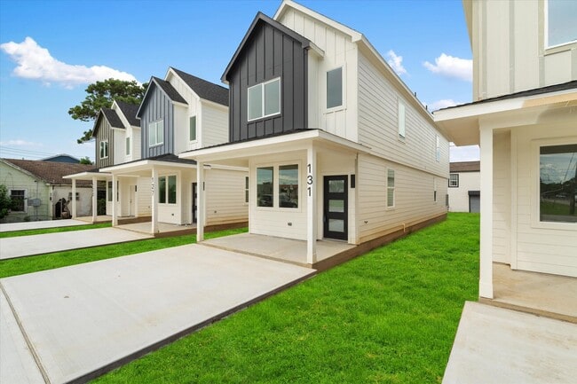 Photo - 131 S Virginia St