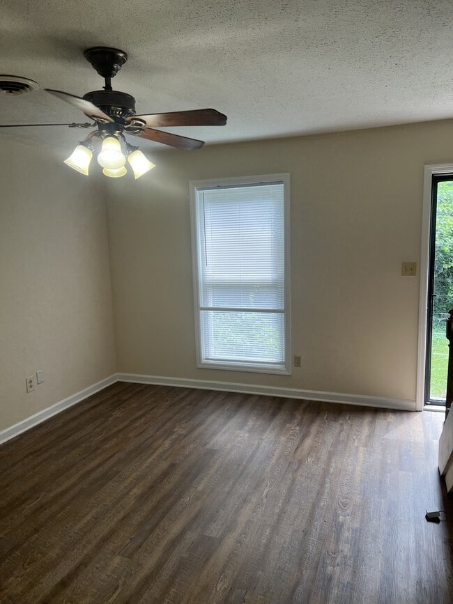 Photo - 1032 Brookview Dr Unit 13 D