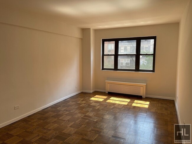 Photo - EAST 35 STREET Unidad 4F