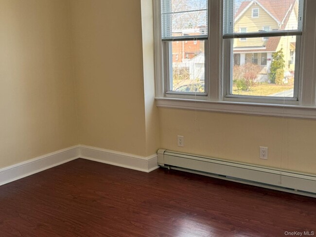 Photo - 30-16 154th St