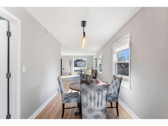 Photo - 2910 Vernon Ave S