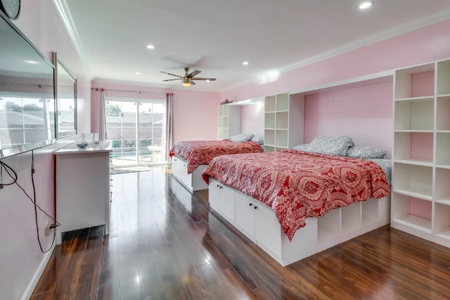 Photo - 16332 Nordhoff St