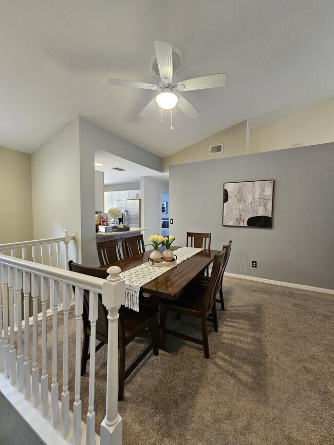 Photo - 500 Windsor Sq