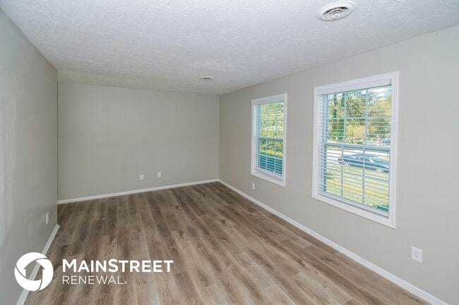 Photo - 2215 Fairway Cir SW