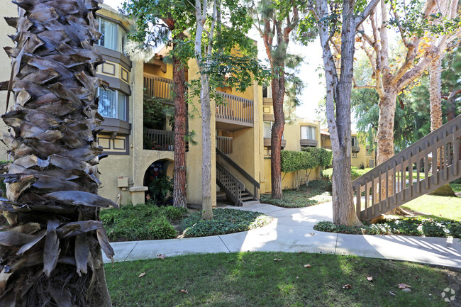 Huntington Meadows - Huntington Meadows Apartments