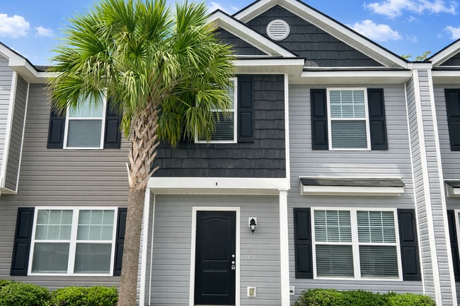 Building Photo - 8 SAW Unit 8 SAW