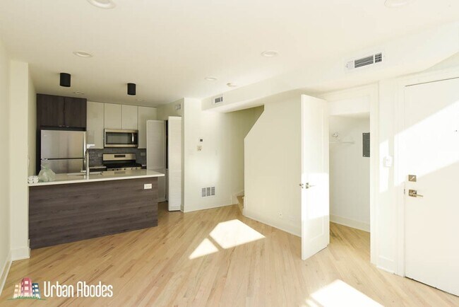 Photo - 935 W Grace St Unit A05C