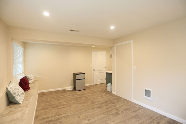 Photo - 1419 30th Ave Unit #B