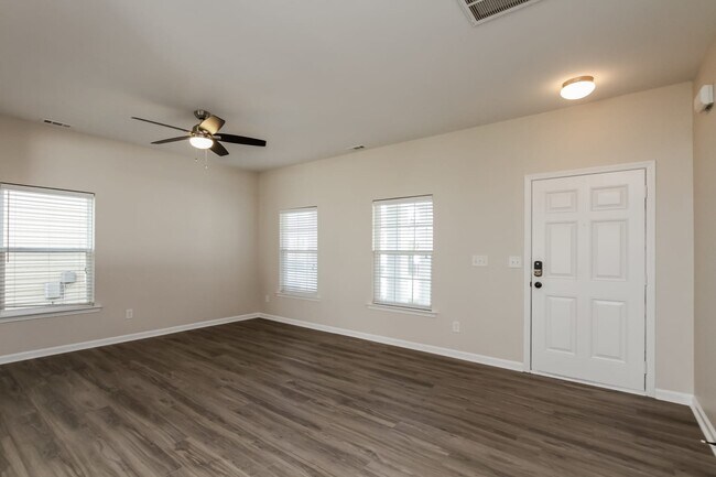 Photo - 118 Colville Rd