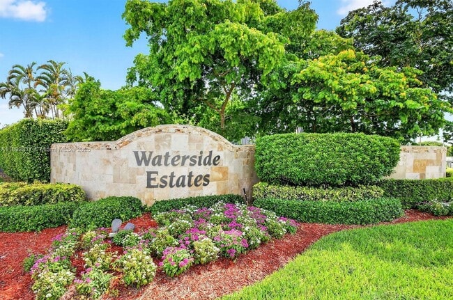 Building Photo - 2368 Waterside Dr