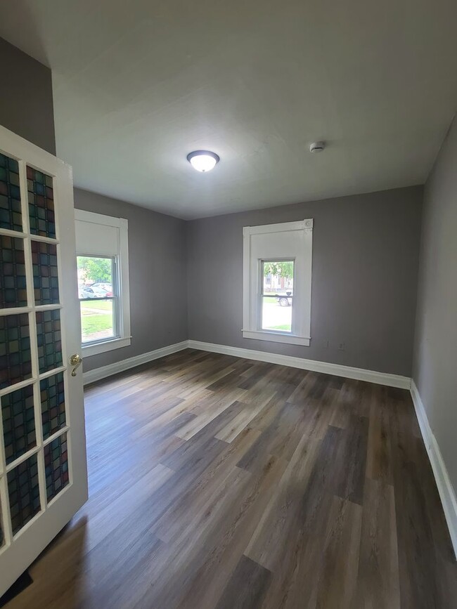 Photo - 303 W Eureka St