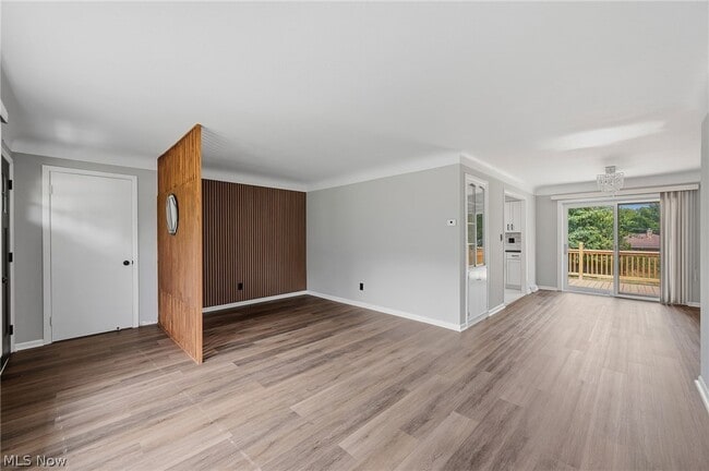 333 E Ridgewood Dr