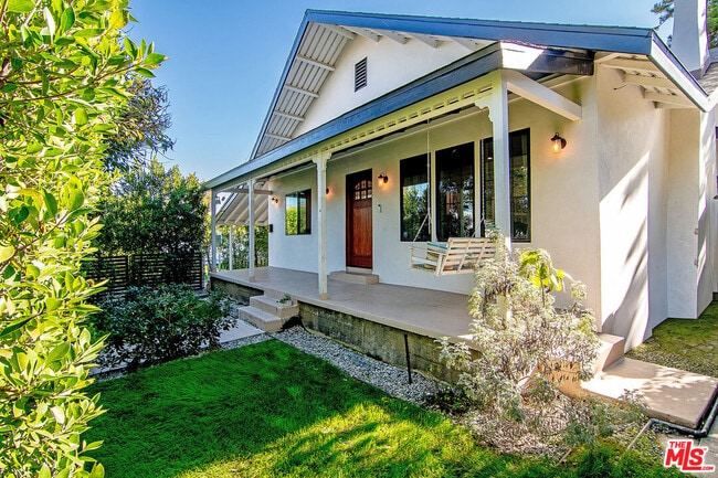 Photo - 13220 Erwin St